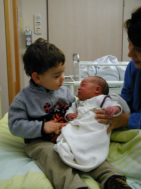 [Nicolas meets his little brother, 03 Jan 2001]